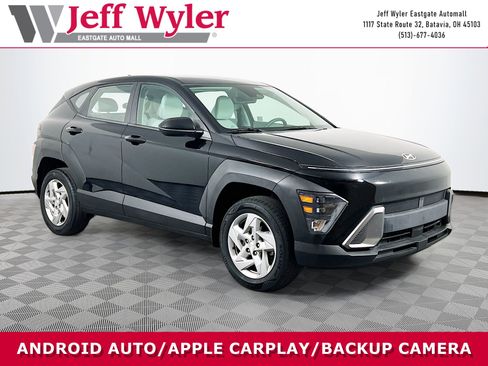 Used 2024 Hyundai Kona SE image 1