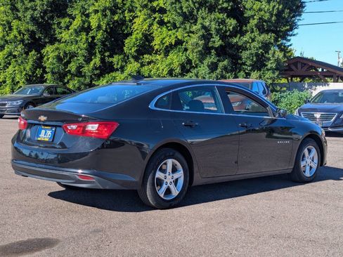 Used 2023 Chevrolet Malibu LT image 3