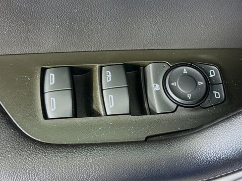 Used 2024 Chevrolet Blazer LT image 24