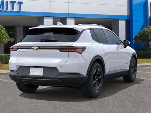 New 2026 Chevrolet Equinox EV LT image 4