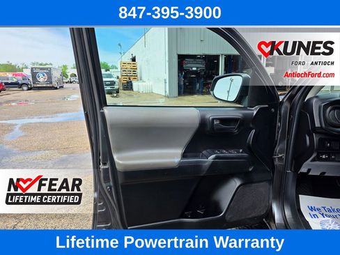 Used 2022 Toyota Tacoma SR AWD/4WD image 18