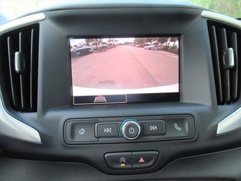 Used 2024 GMC Terrain SLE w/ Driver Convenience Package FWD image 26