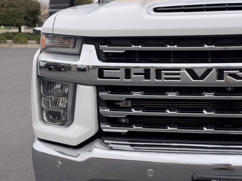 Used 2020 Chevrolet Silverado 2500 LTZ w/ LTZ Premium Package image 6