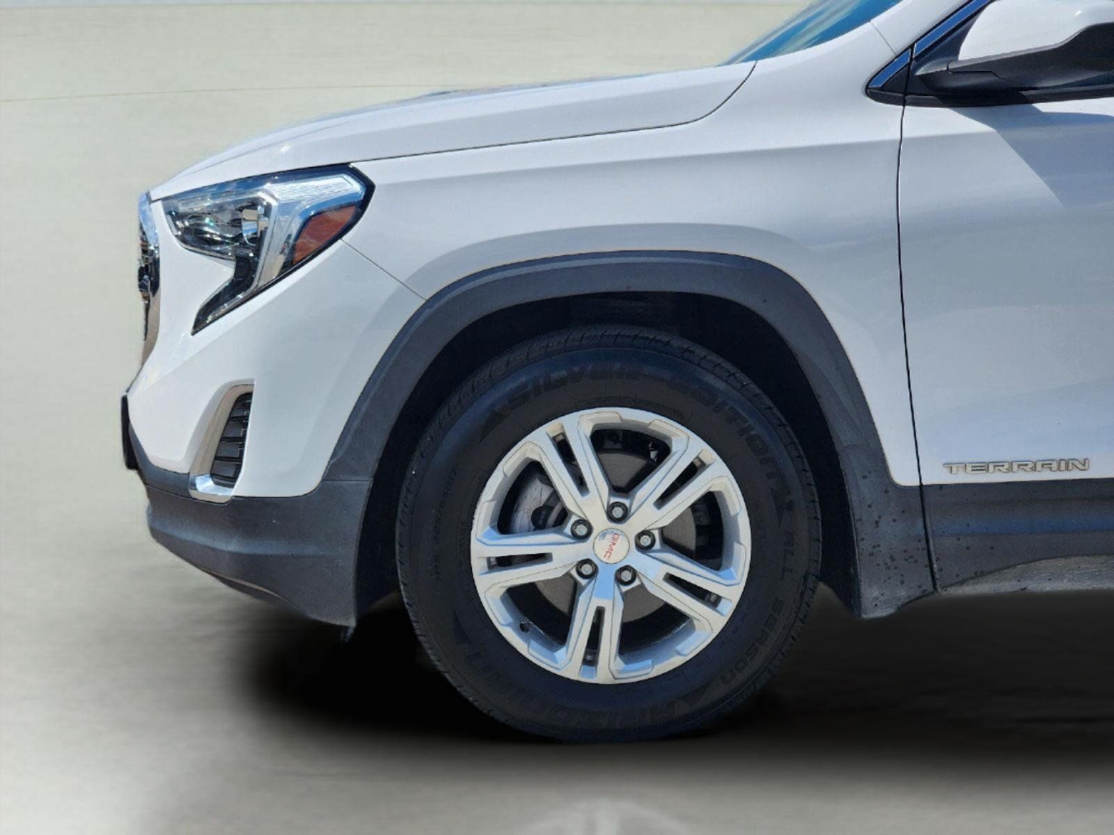 Used 2020 GMC Terrain SLE w/ Driver Convenience Package FWD image 9