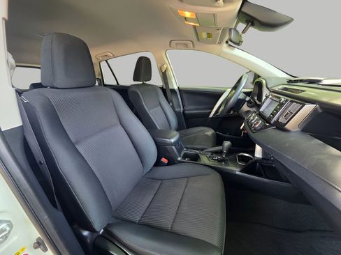 Used 2017 Toyota RAV4 LE FWD image 9