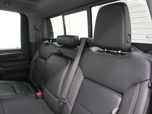 Used 2025 GMC Sierra 2500 SLT w/ SLT Convenience Package AWD/4WD image 14
