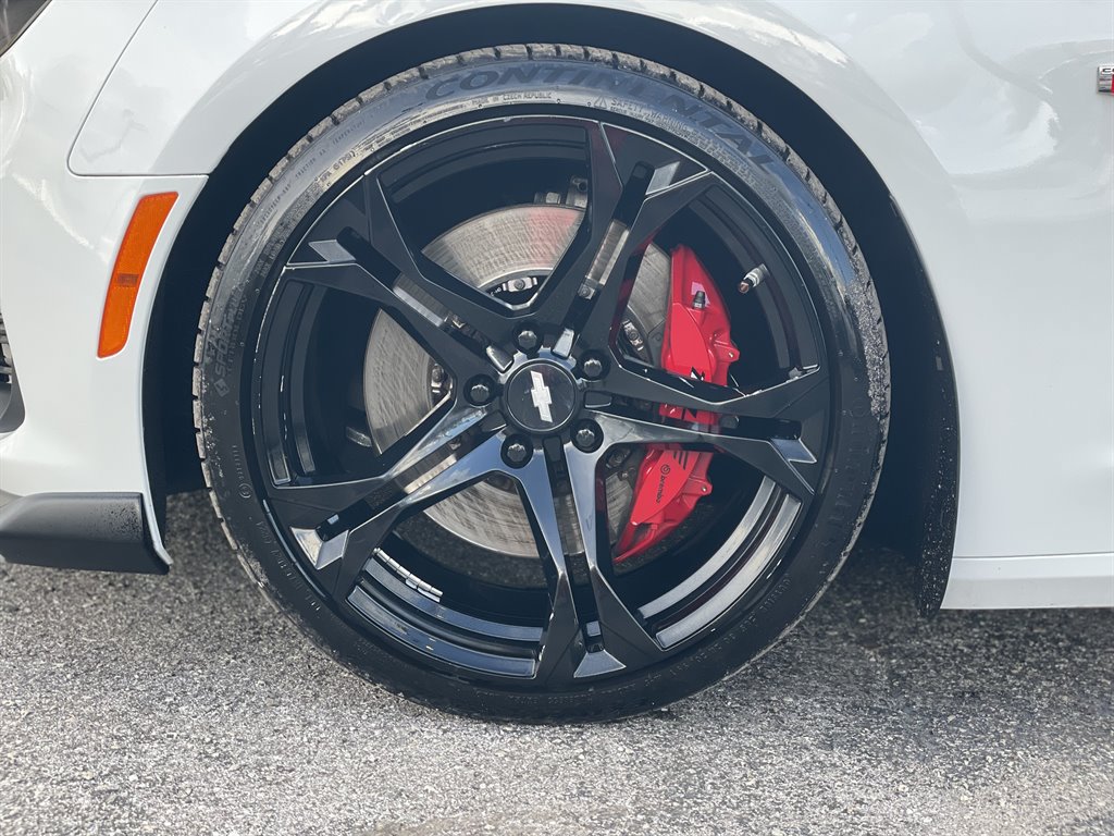 Used 2019 Chevrolet Camaro SS RWD image 33