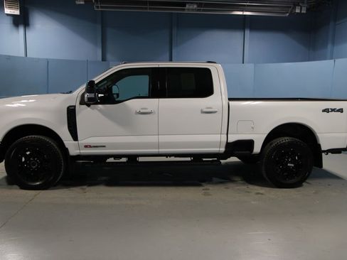 Used 2025 Ford F350 Lariat w/ Black Appearance Package image 34