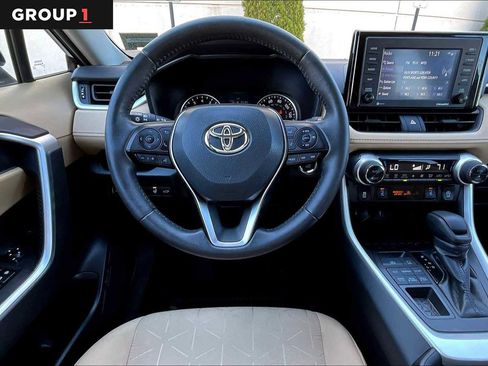 Used 2021 Toyota RAV4 XLE w/ Convenience Package image 6
