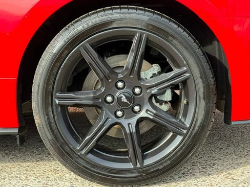 Used 2018 Ford Mustang GT w/ Black Accent Pkg RWD image 26