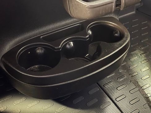 Used 2025 RAM ProMaster 2500 w/ Convenience Group image 15