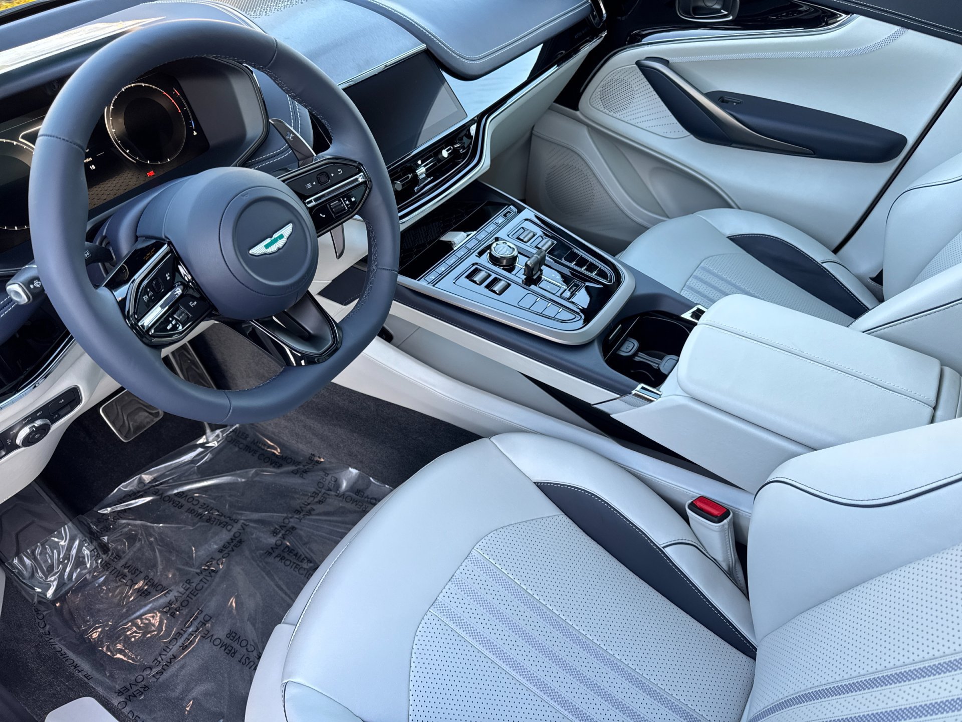 Used 2026 Aston Martin DBX 707 AWD/4WD image 3
