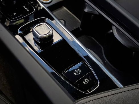 Certified 2023 Volvo XC60 B5 Plus image 28