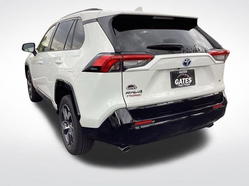 Used 2021 Toyota RAV4 SE w/ Weather & Moonroof Package AWD/4WD image 7