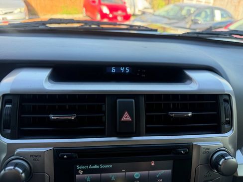 Used 2018 Toyota 4Runner SR5 Premium AWD/4WD image 41