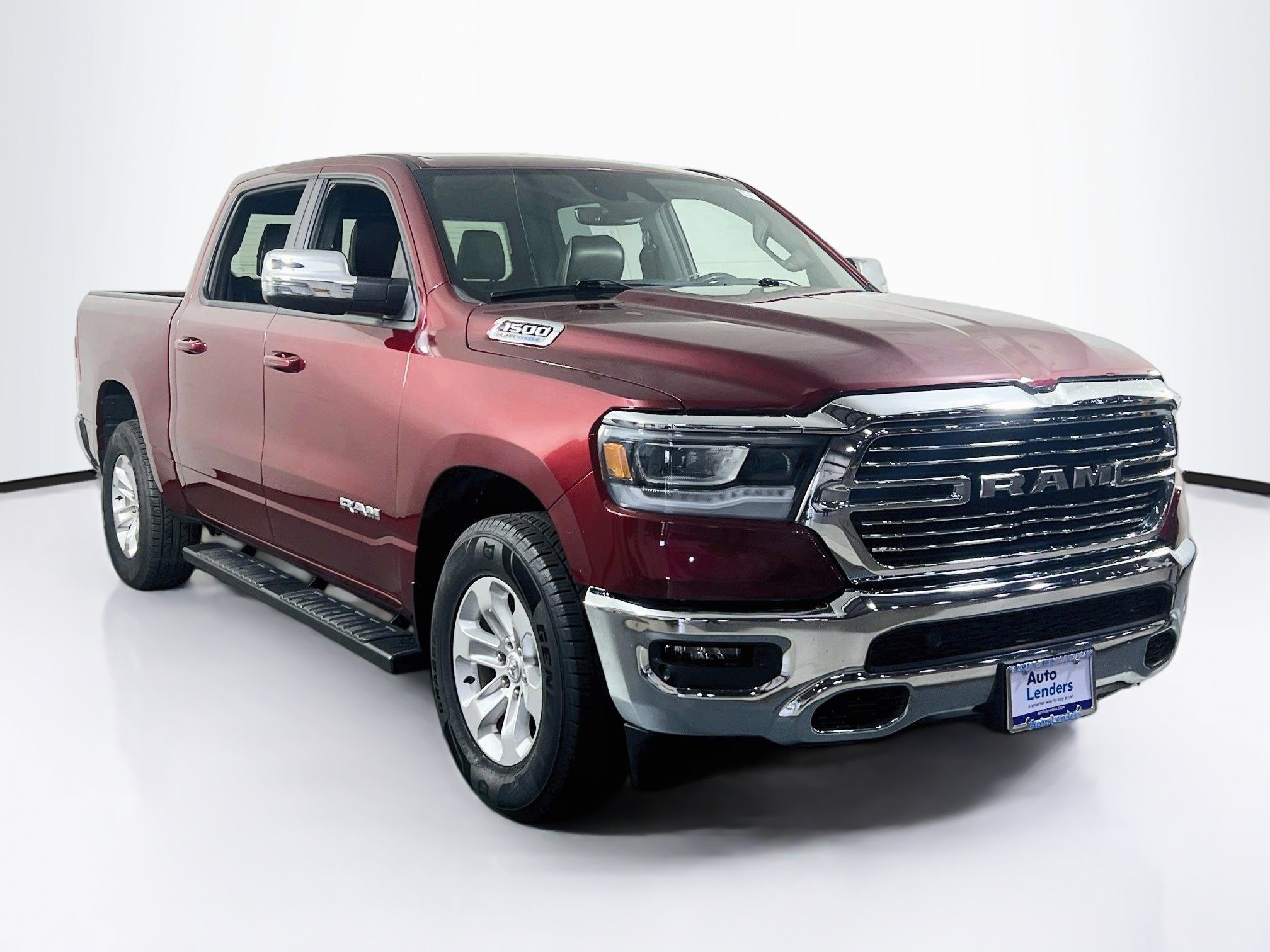 Used 2023 RAM 1500 Laramie AWD/4WD image 3