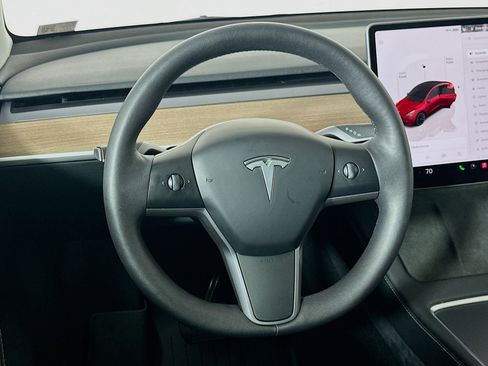 Used 2023 Tesla Model Y Long Range image 17