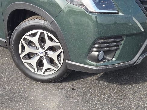 Used 2023 Subaru Forester Premium AWD/4WD image 3