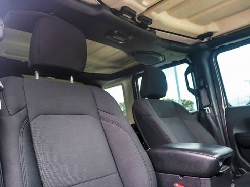 Used 2019 Jeep Wrangler Unlimited Sport AWD/4WD image 11