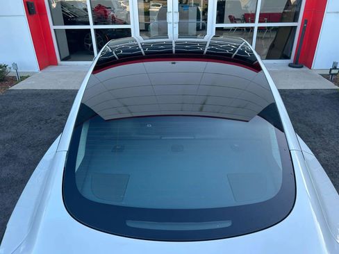 Used 2021 Tesla Model 3 Standard Range Plus image 9