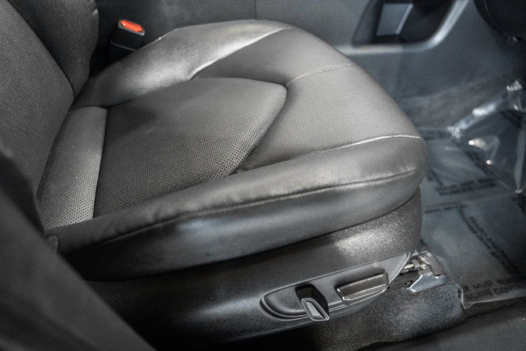Used 2025 Toyota Grand Highlander AWD image 29