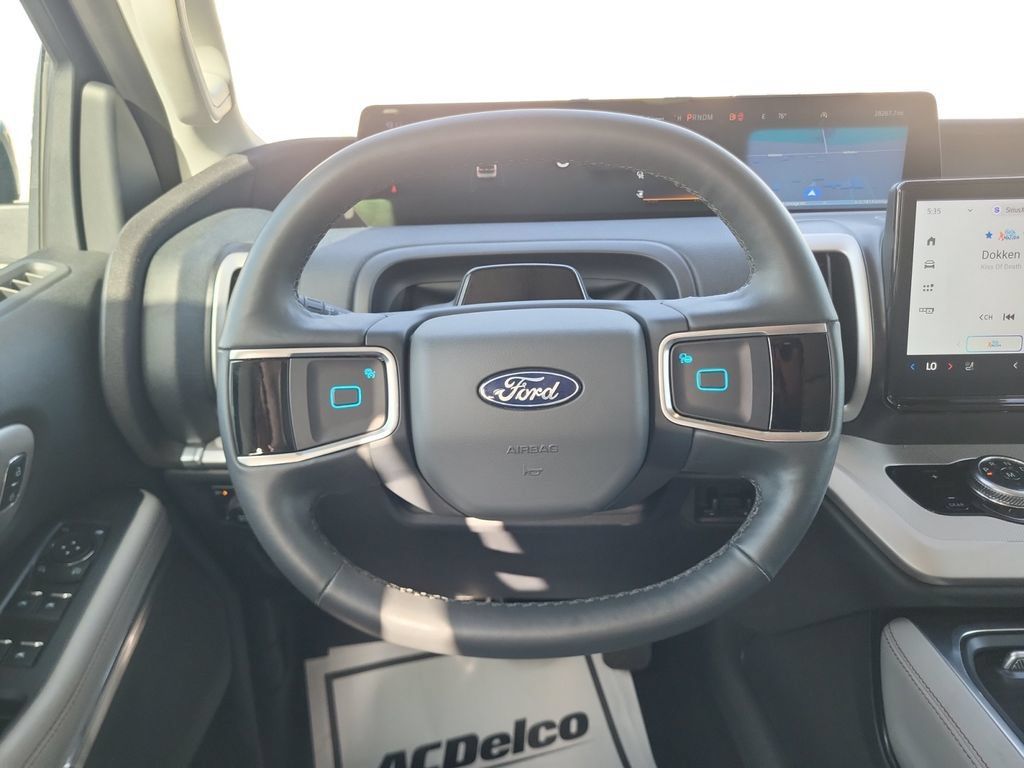 Used 2025 Ford Expedition Max Active AWD/4WD image 13