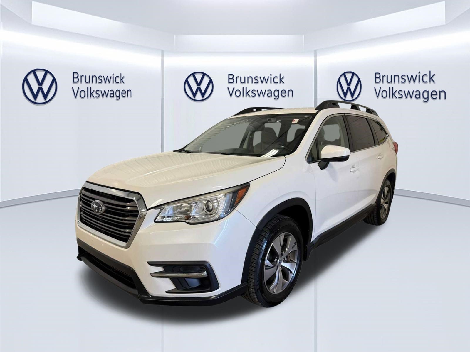 Used 2020 Subaru Ascent Premium w/ Convenience Package AWD/4WD image 1