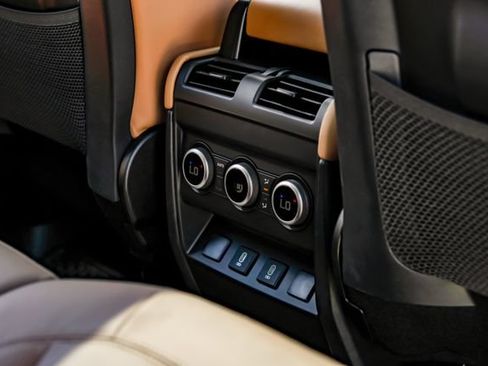 New 2026 Land Rover Defender 110 X-Dynamic SE AWD/4WD image 51