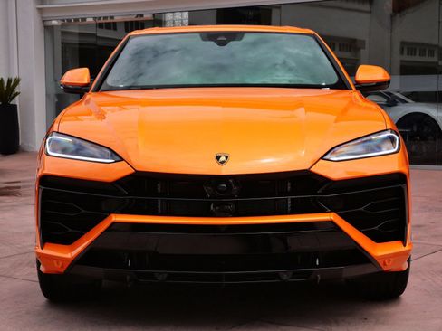 Used 2025 Lamborghini Urus SE AWD/4WD image 5