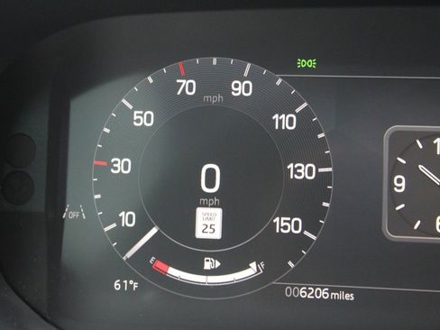 Certified 2025 Land Rover Discovery S image 20