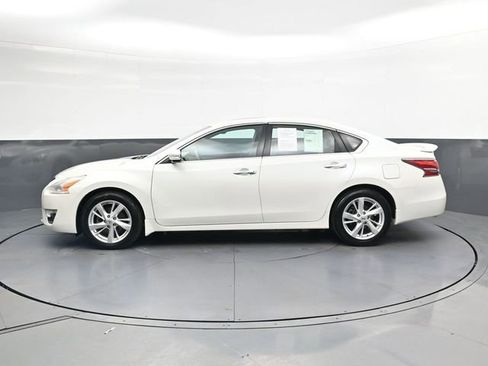Used 2015 Nissan Altima 2.5 SL w/ Technology Package FWD image 6