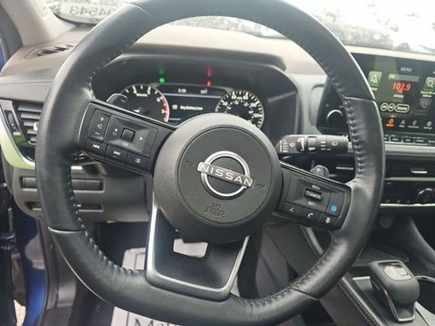 Used 2023 Nissan Rogue SL w/ SL Premium Package image 11