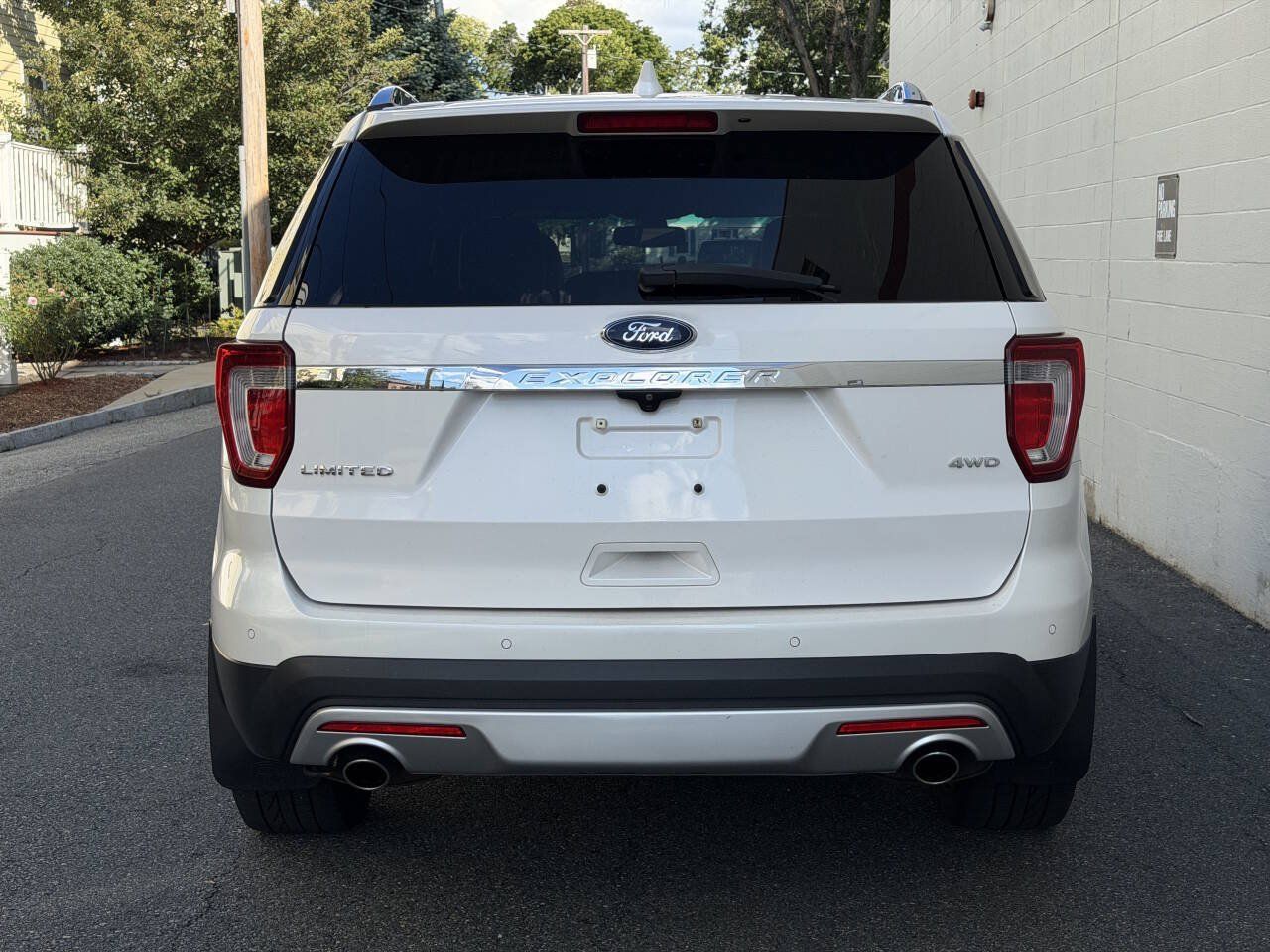 Used 2017 Ford Explorer Limited w/ Equipment Group 301A AWD/4WD image 5