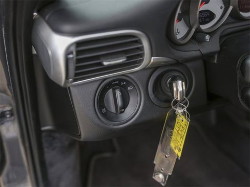 Used 2010 Porsche 911 Cabriolet image 18