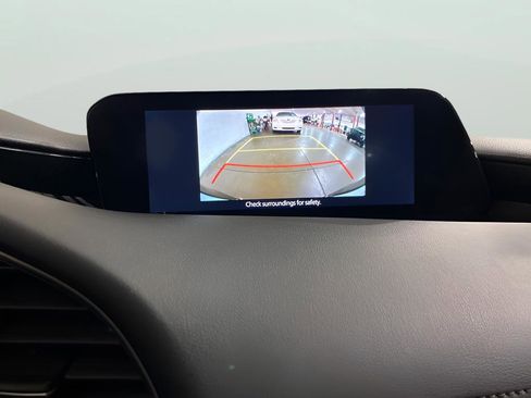 Used 2020 MAZDA MAZDA3 Hatchback w/ Preferred Package image 12