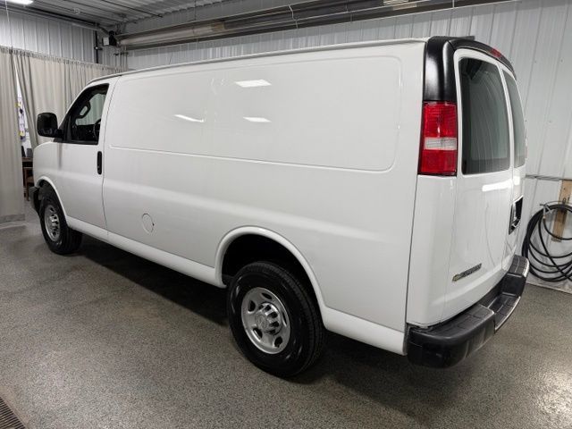 Used 2019 Chevrolet Express 2500 RWD image 6