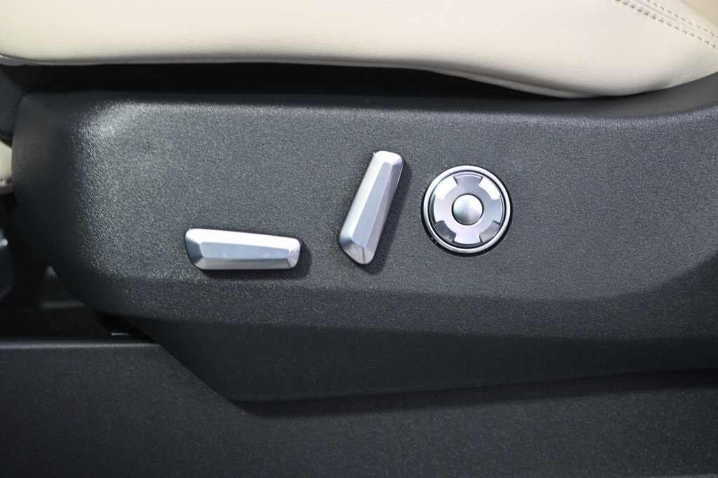 New 2027 Lincoln Navigator Reserve AWD/4WD image 14