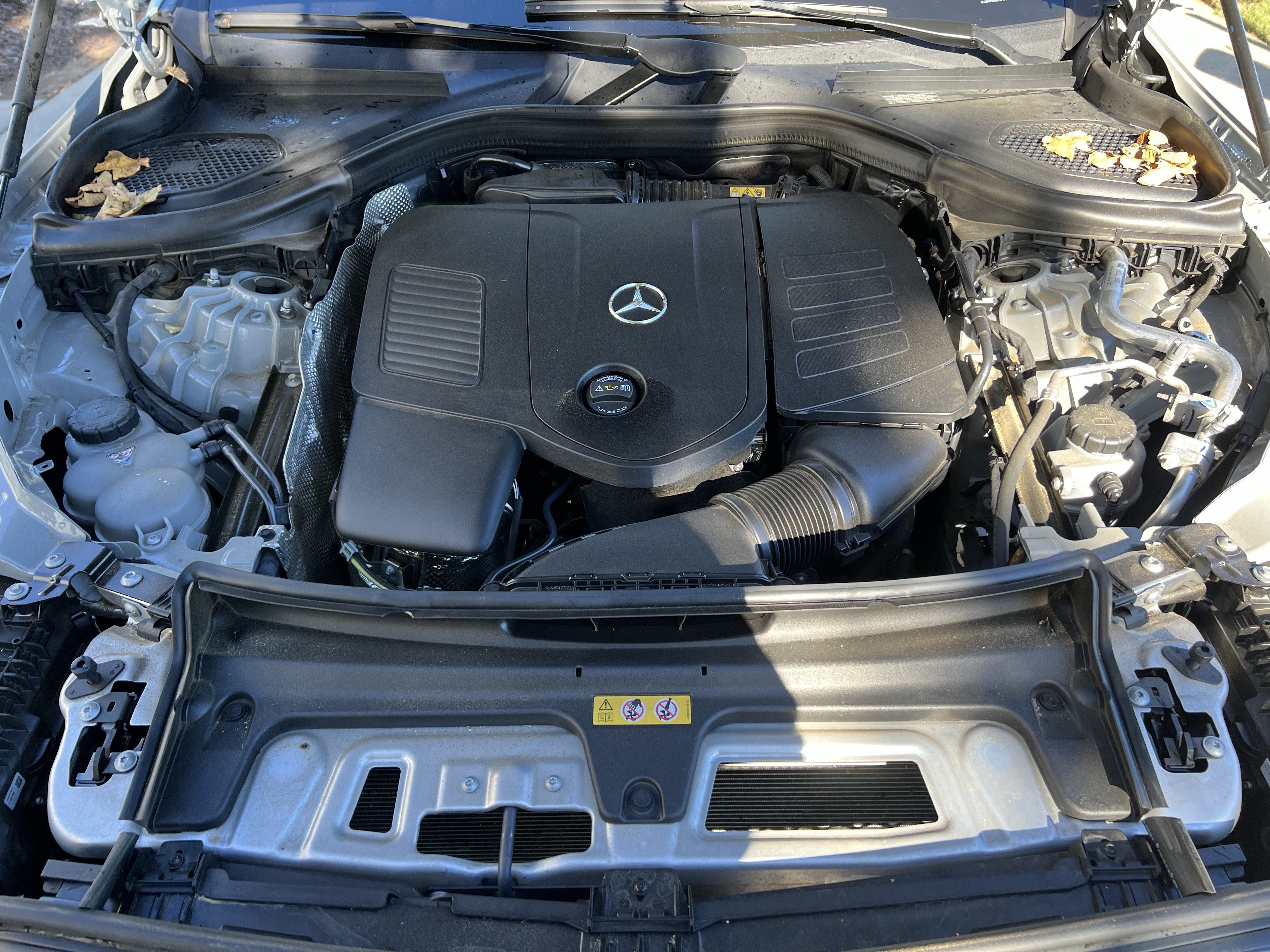 Used 2025 Mercedes-Benz GLC 300 4MATIC image 36