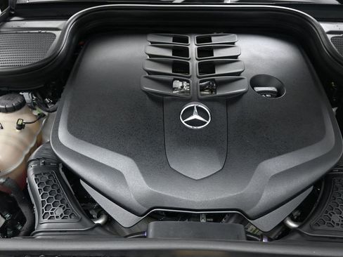 Used 2021 Mercedes-Benz GLS 580 GLS 580 image 32