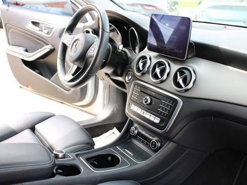 Used 2019 Mercedes-Benz GLA 250 image 43