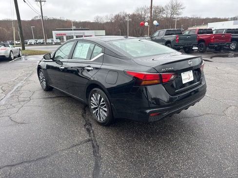 Used 2024 Nissan Altima 2.5 SV image 5