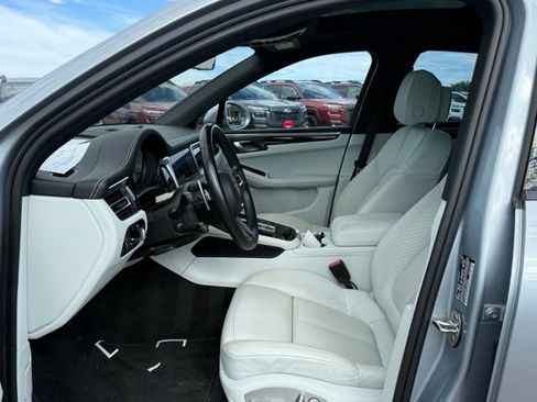 Used 2024 Porsche Macan S AWD/4WD image 15