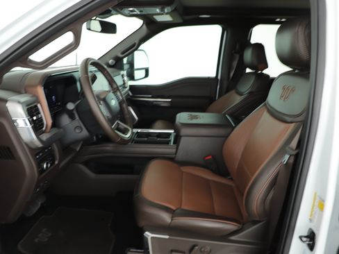 Used 2024 Ford F250 King Ranch w/ FX4 Off-Road Package AWD/4WD image 7