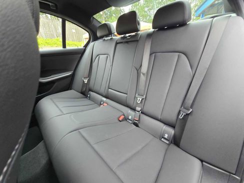 Used 2025 BMW 330i xDrive Sedan AWD/4WD image 17