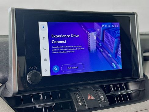 Used 2023 Toyota RAV4 XLE Premium image 28