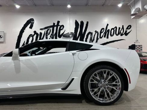 Used 2016 Chevrolet Corvette Z06 w/ 3LZ Preferred Equipment Group image 7