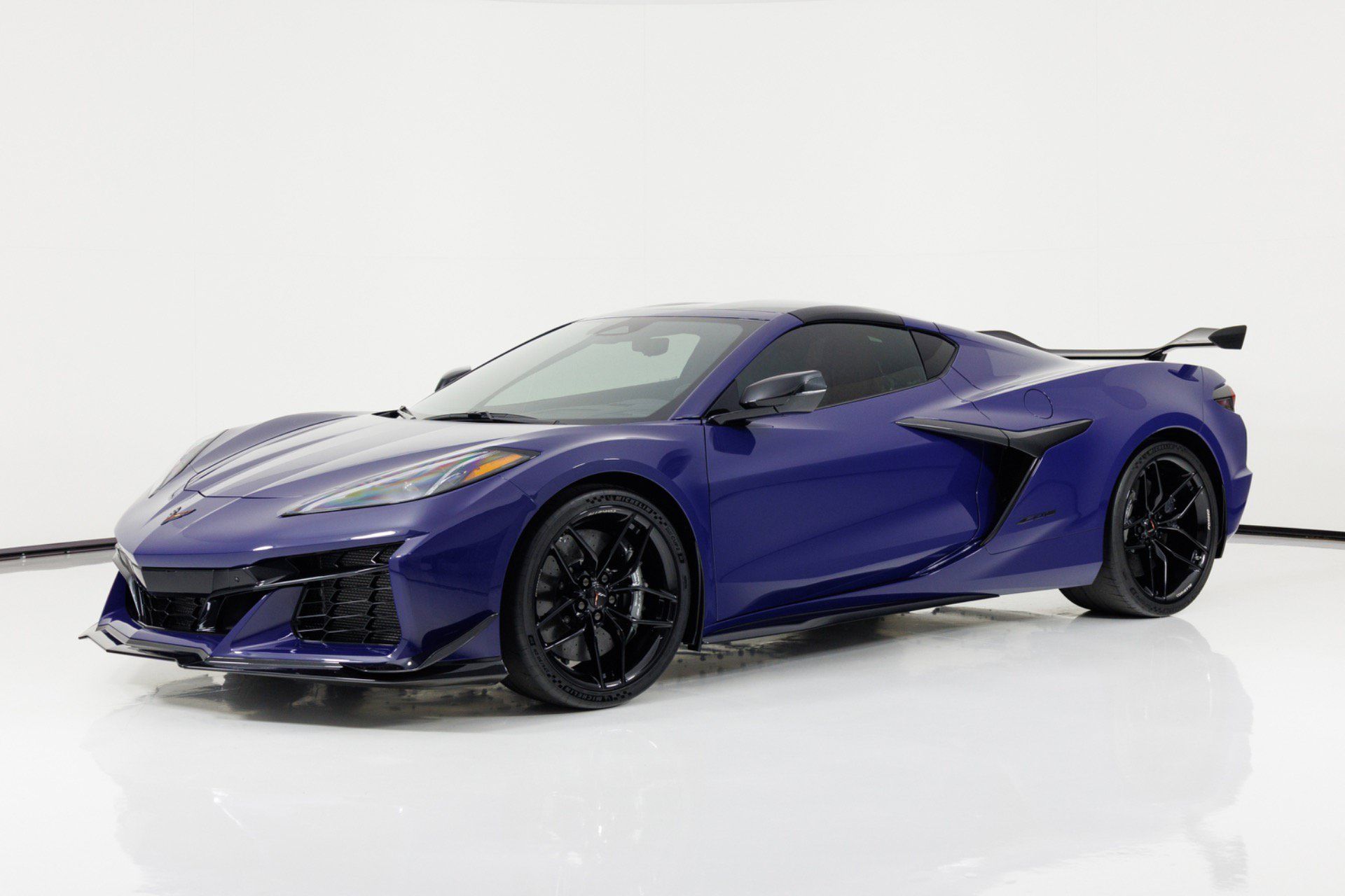 Used 2026 Chevrolet Corvette Z06 w/ Z07 Performance Package RWD image 8