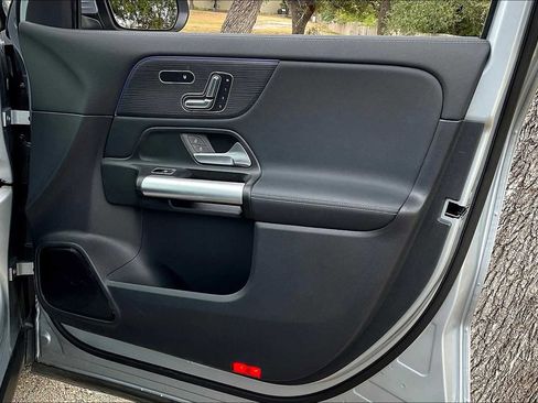 Certified 2025 Mercedes-Benz GLA 250 image 18