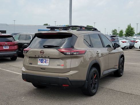 Used 2025 Nissan Rogue SV AWD/4WD image 5