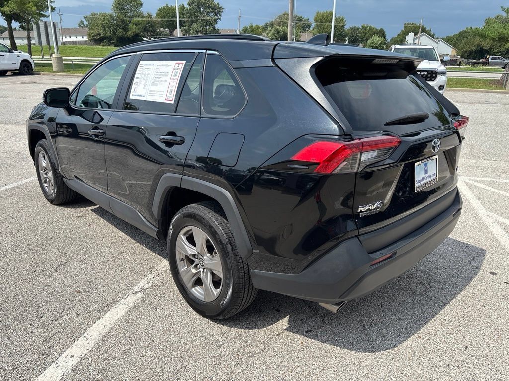 Used 2025 Toyota RAV4 XLE FWD image 10